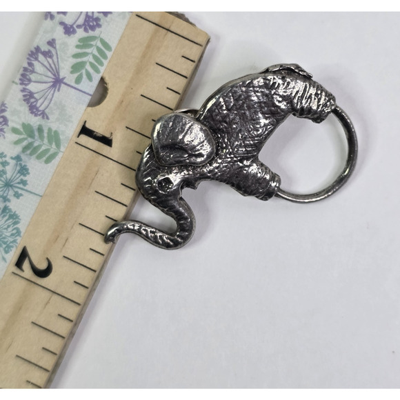 Unmarked Silver tone Elephant Animal Eyeglasses Holder Pin Broach - Picture 8 of 8